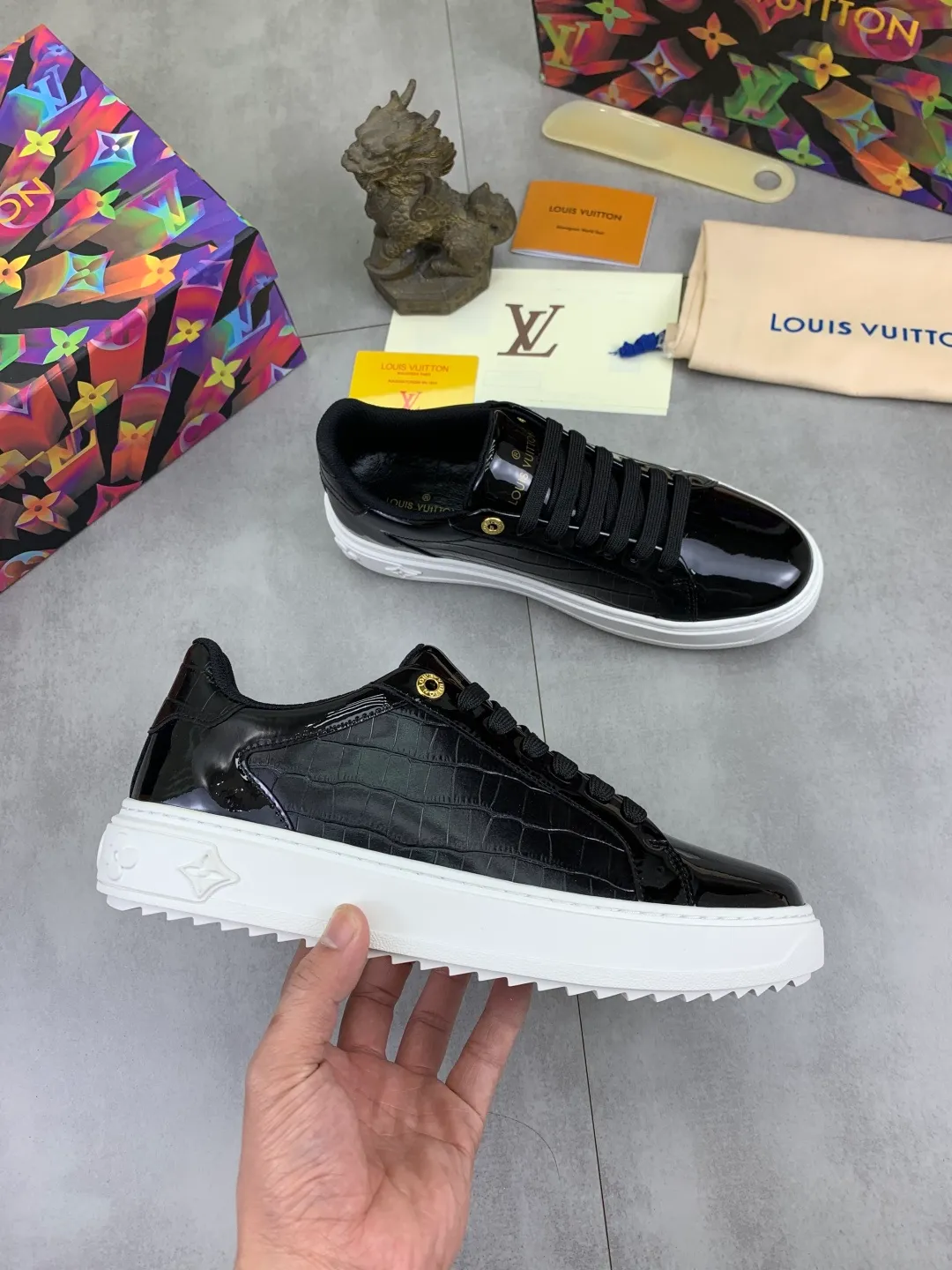 Men's men's shoes P520💰【New style】🆘High quality cowhide【Louis Vuitton】LV official website's latest model🎁casual and fashionable men's shoes👟hot style💥simple and elegant style, exclusive for trendy men. Unique official website's latest brand elements👑original decoration, fashionable and generous, the fabric is made of original denim➕comfortable and breathable mesh lining➕cow leather feet ✅The official website specifies wear-resistant casual outsole, the classic model is taken in real life🎬Color: 5⃣️colors available😍Number of codes: 38-44 Full set of packaging